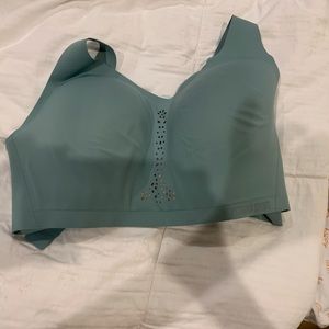 36 ddd vs sports bra